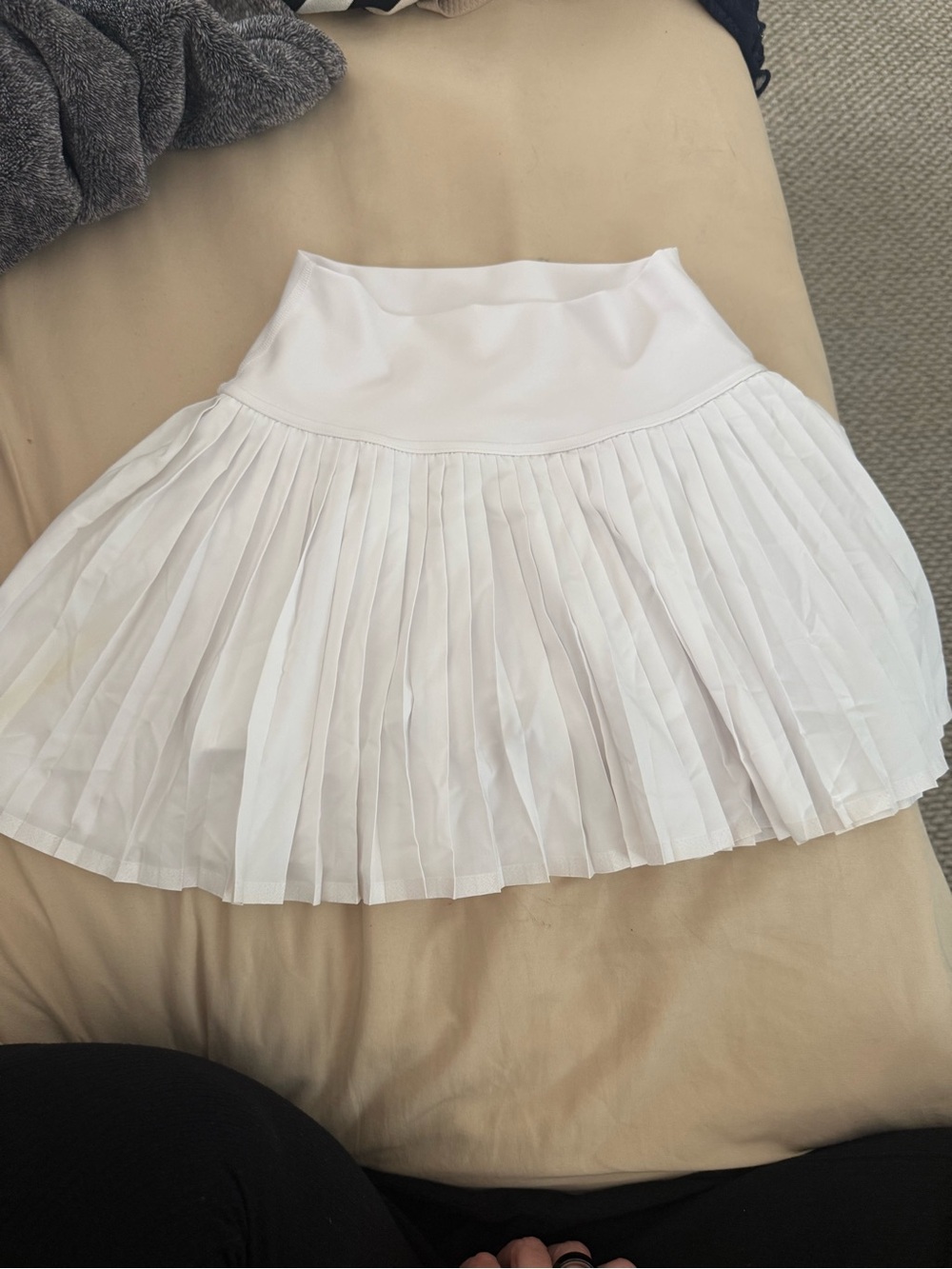 Alo yoga White Pleated Women’s Skirt - Classic Tennis Style size small